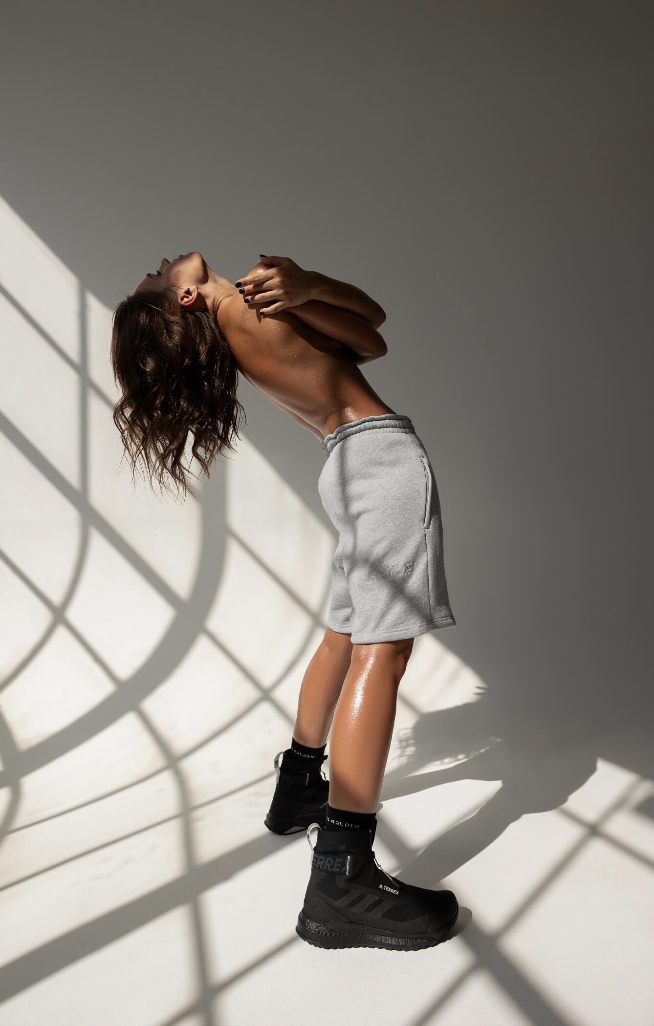 THE SWEAT™ BOYFRIEND SHORT - HEATHER GREY