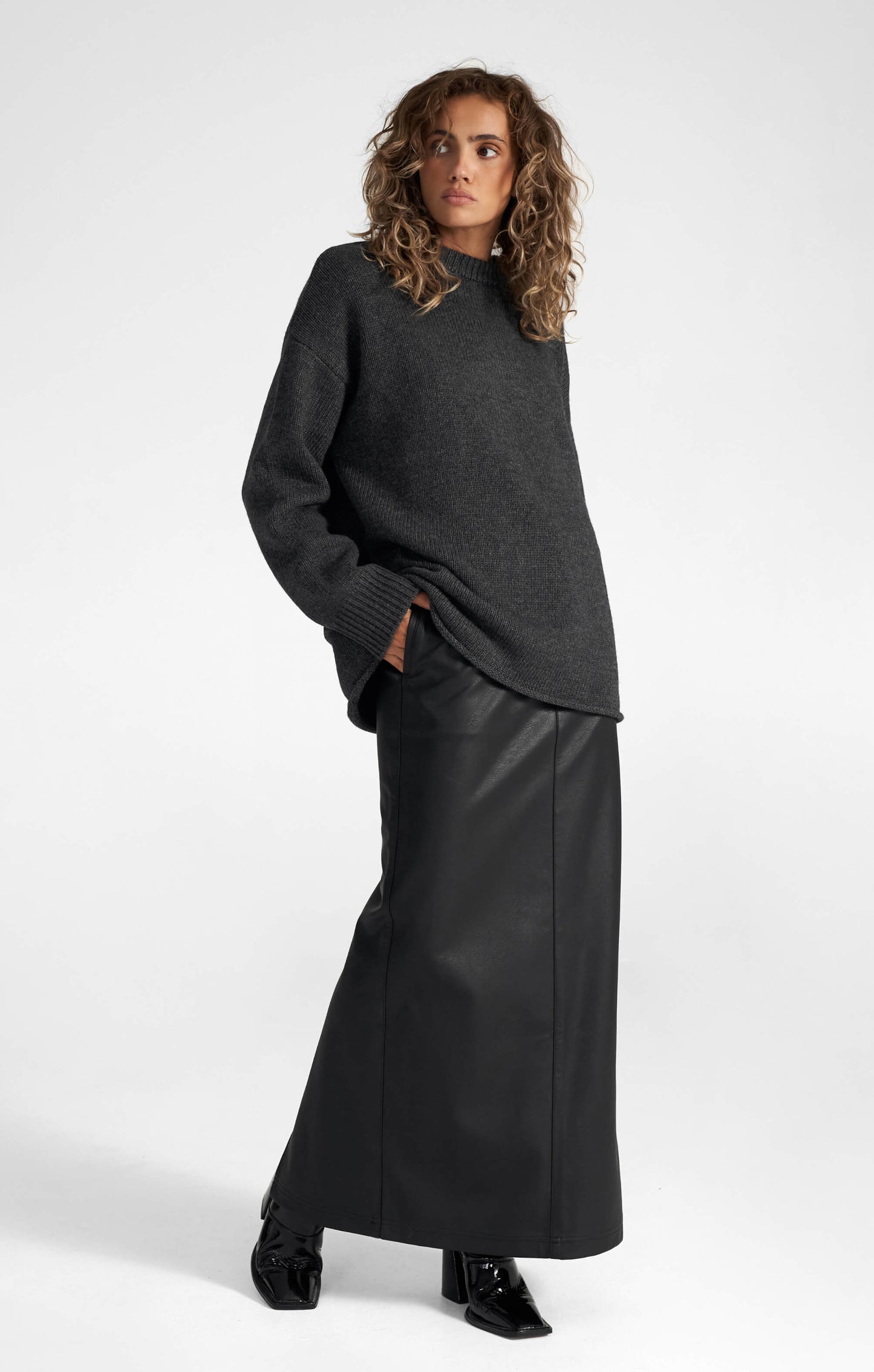 THE PEBBLED™ VEGAN LOW RISE MAXI SKIRT