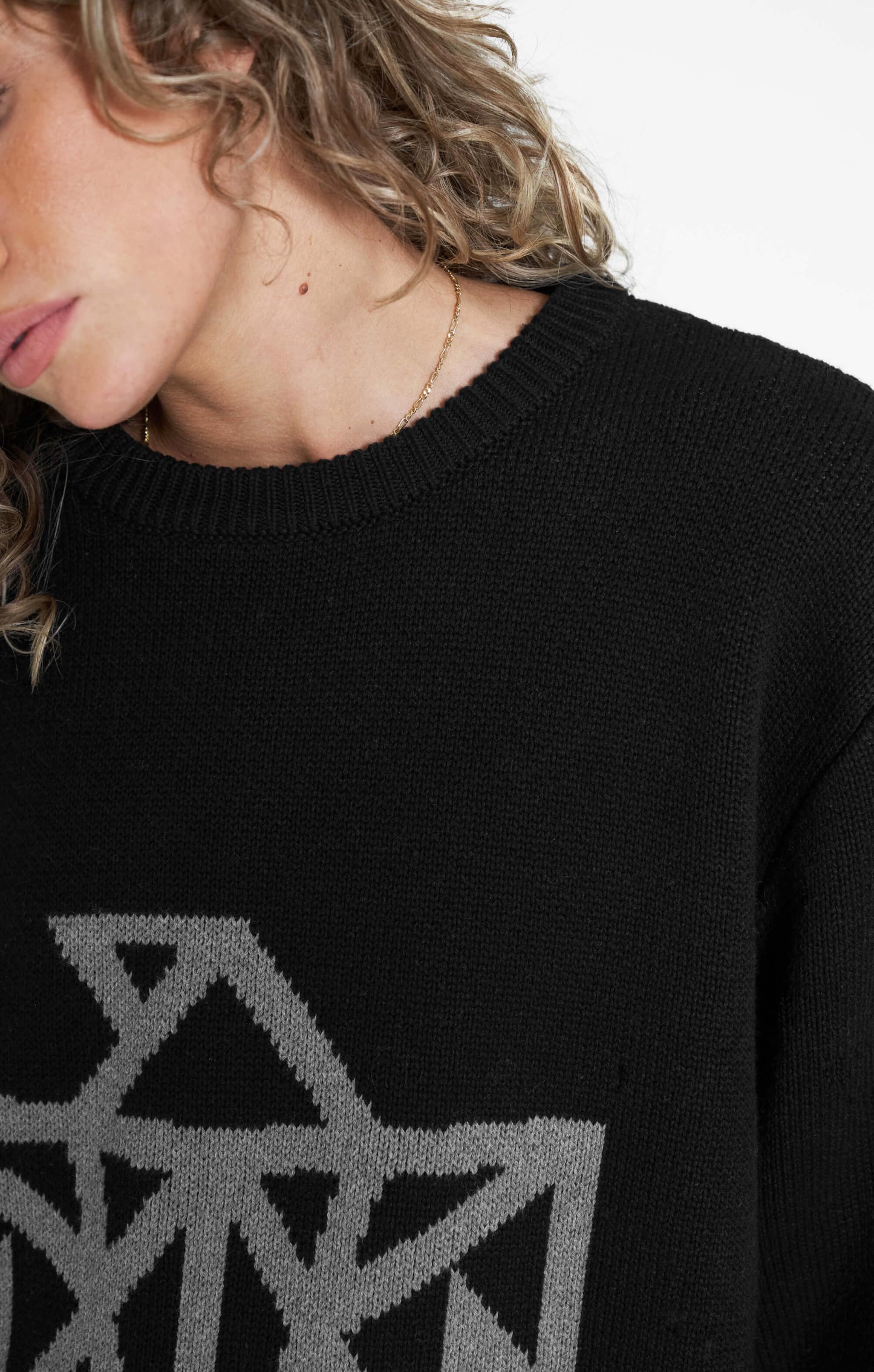 THE SIGNATURE JACQUARD KNIT - BLACK