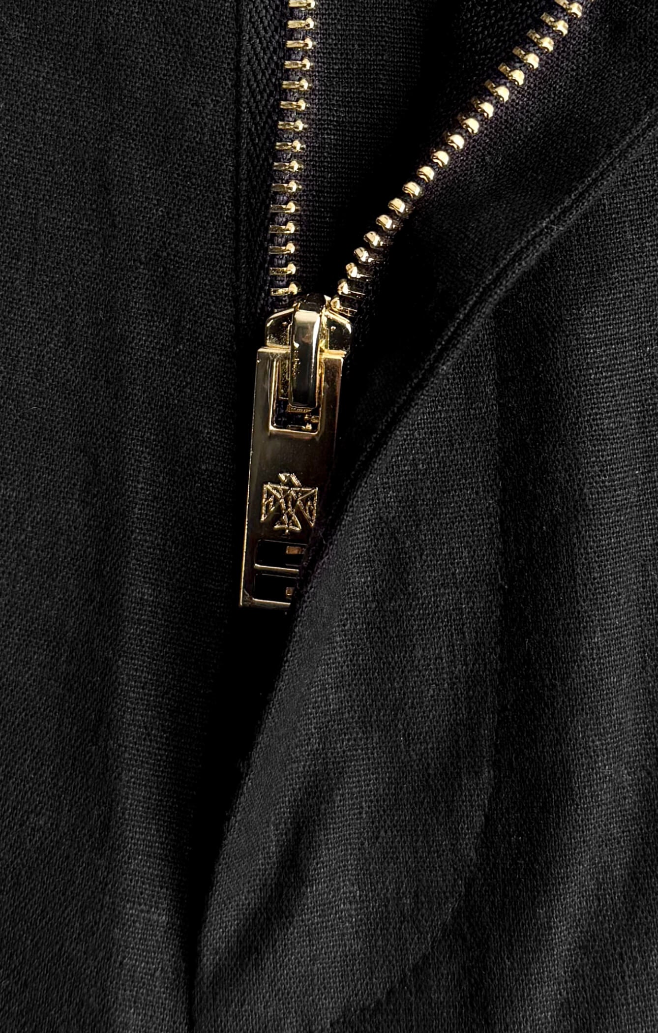 THE LINEN LOW RISE MINI SKIRT - BLACK