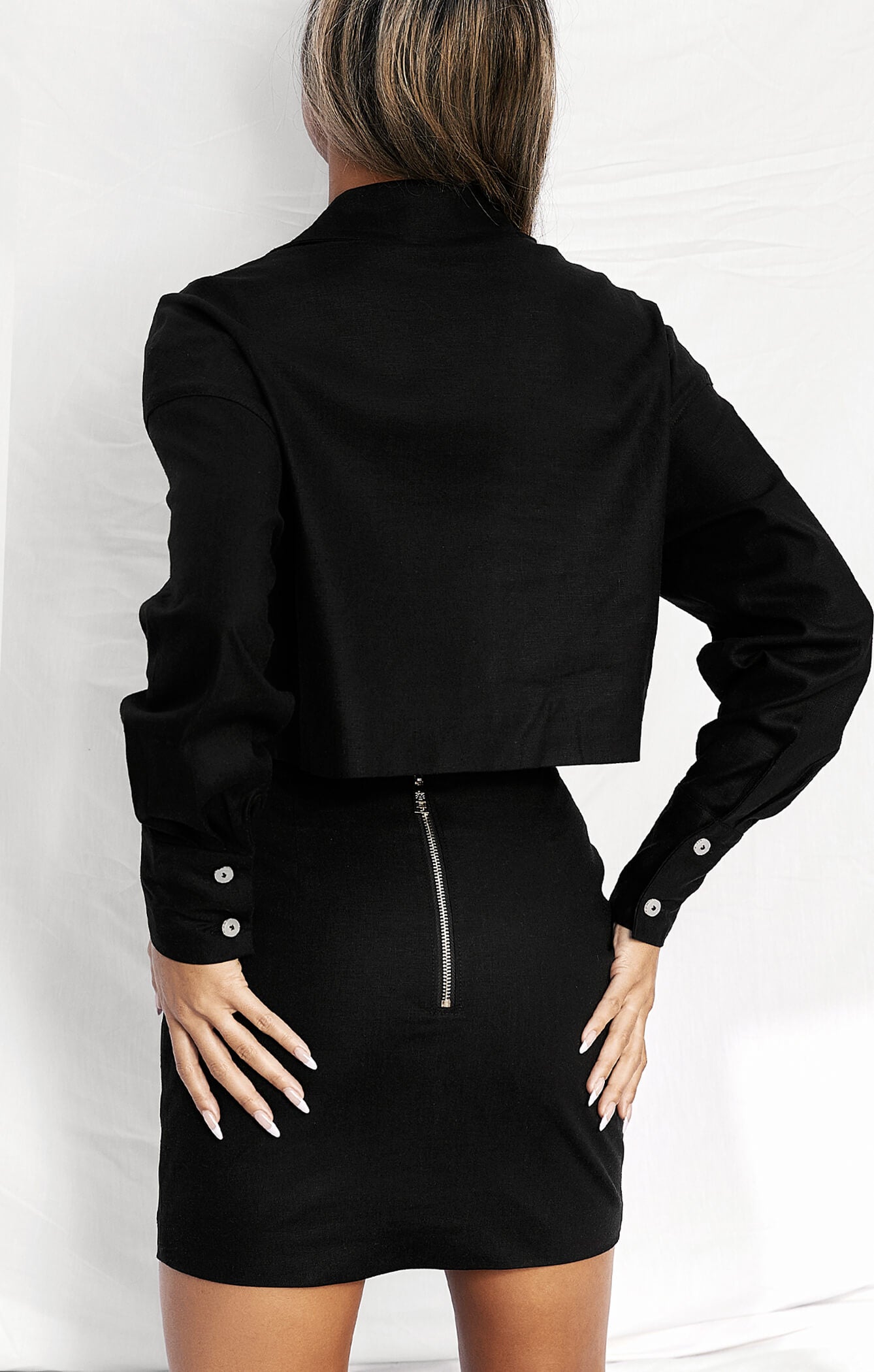 THE LINEN LS CROP SHIRT - BLACK