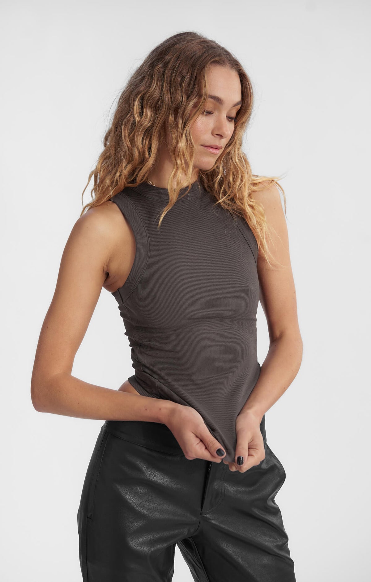 THE LUXE RIB HIGH NECK TANK - ESPRESSO