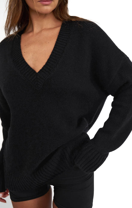 THE DEEP V-NECK JUMPER - BLACK