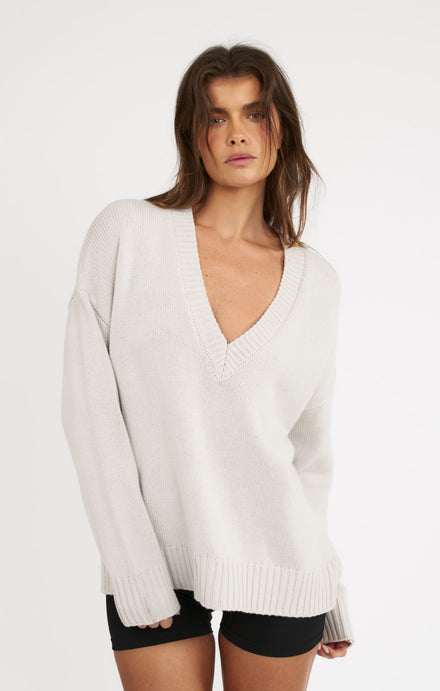 THE DEEP V-NECK JUMPER - BONE