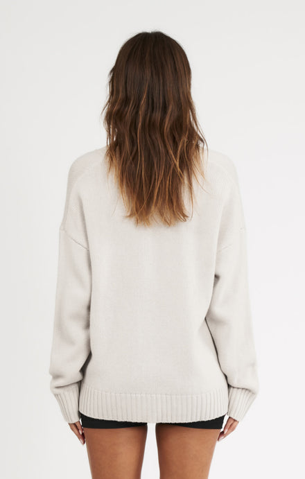 THE DEEP V-NECK JUMPER - BONE