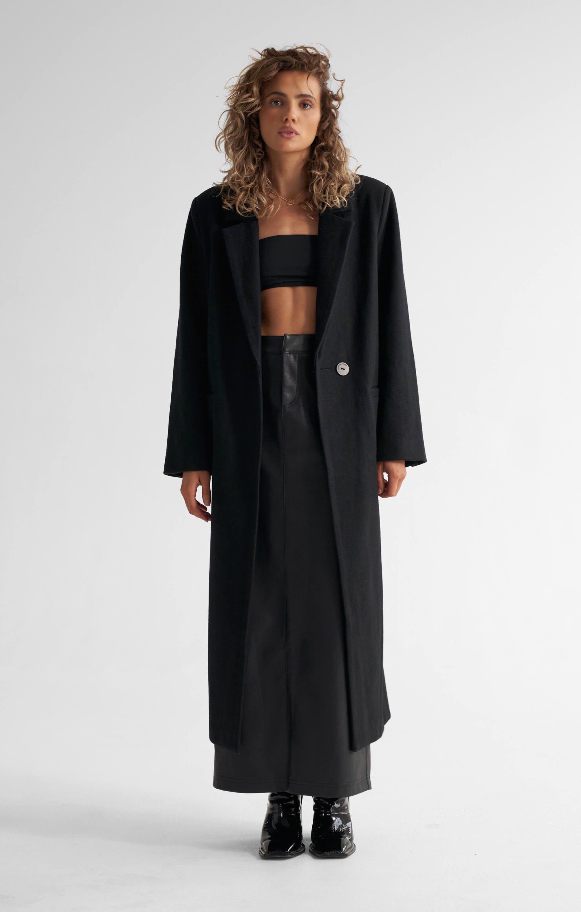 THE LONGLINE CLASSIC COAT - BLACK – All Things Golden
