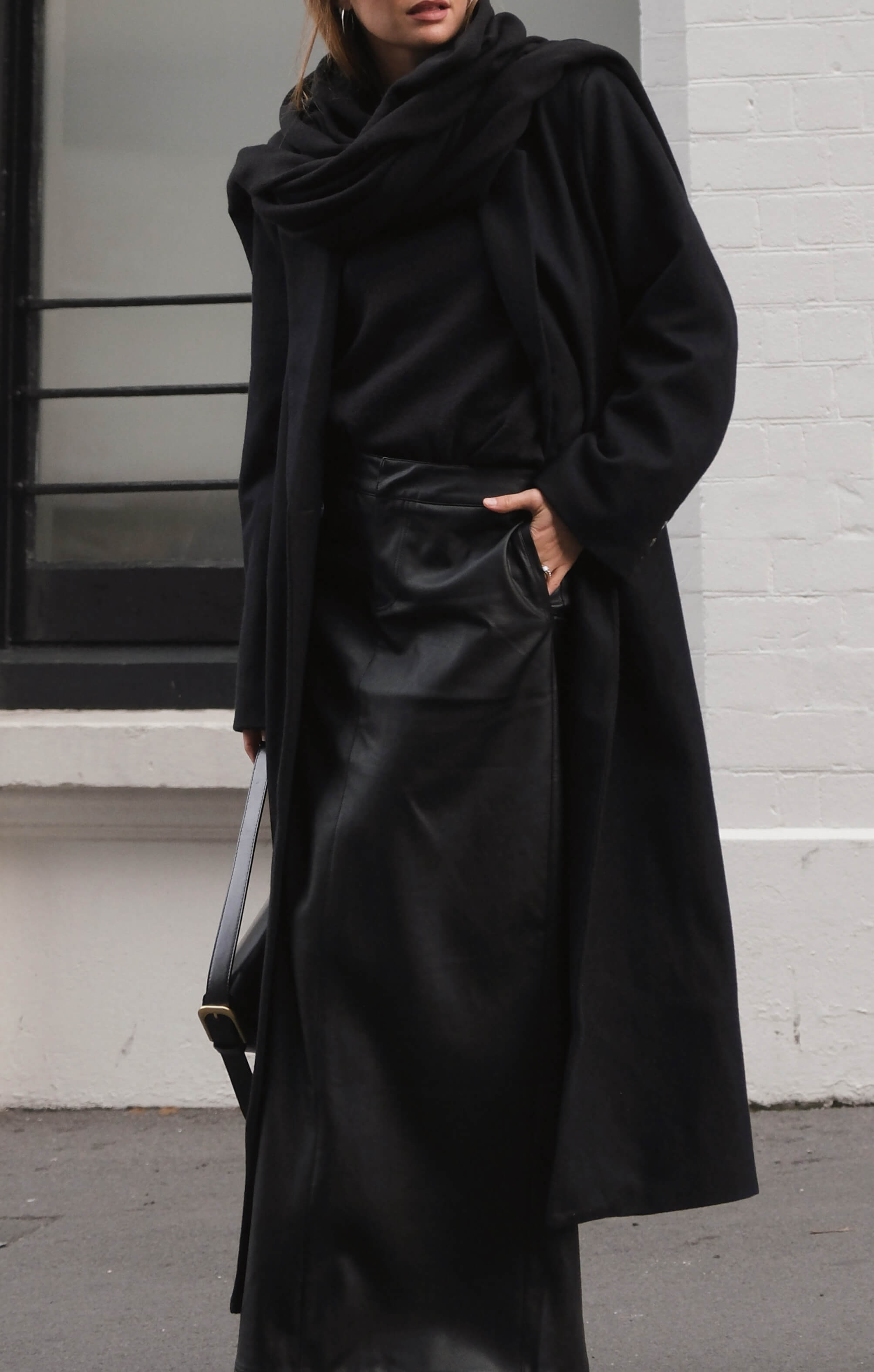 THE LONGLINE CLASSIC COAT - BLACK – All Things Golden