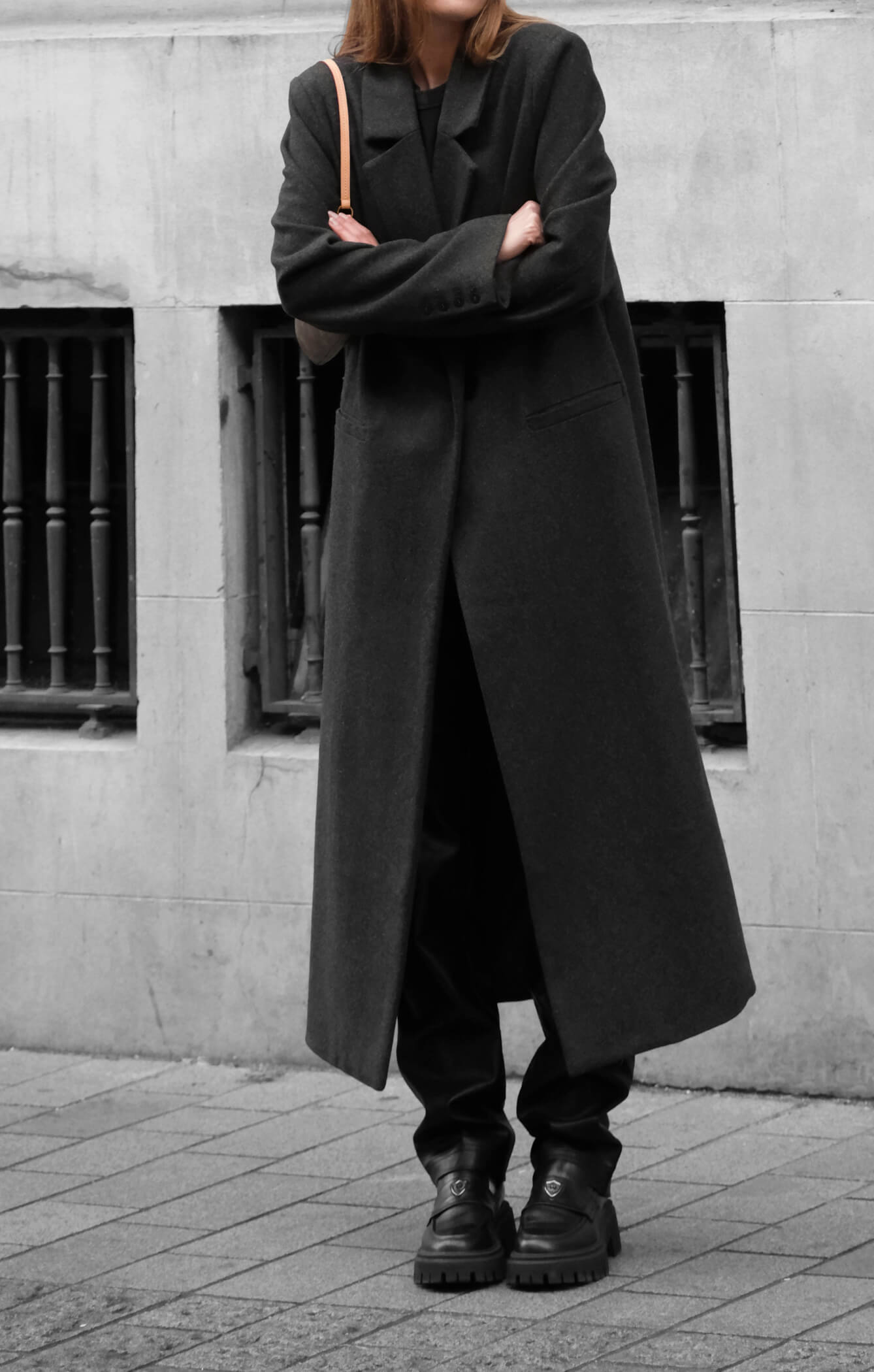 THE LONGLINE CLASSIC COAT - CHARCOAL