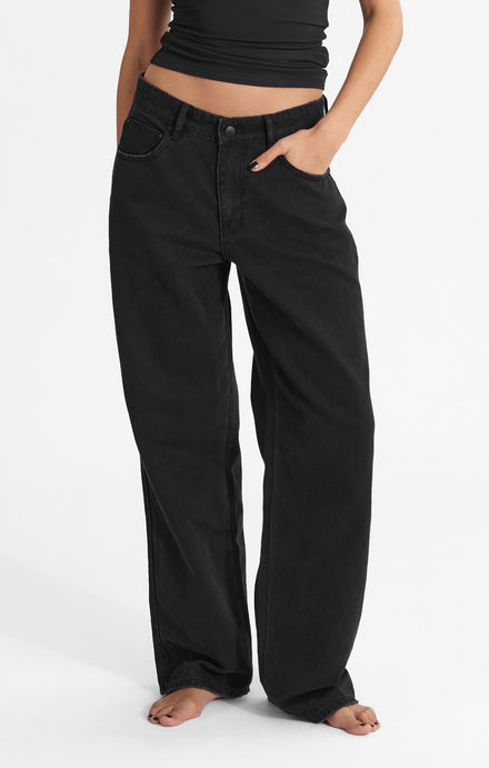 THE LOW RISE BAGGY JEAN - WASHED BLACK
