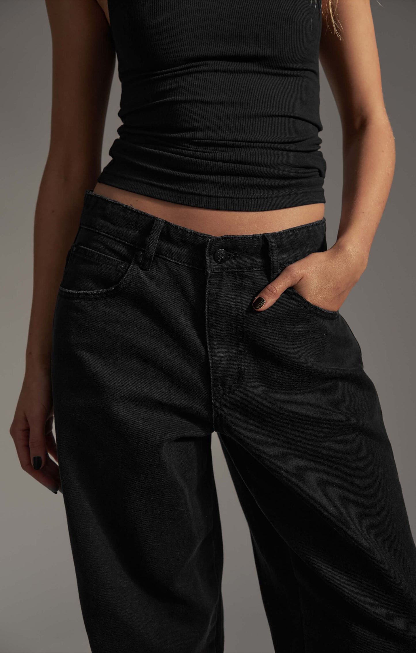 THE LOW RISE BAGGY JEAN - WASHED BLACK