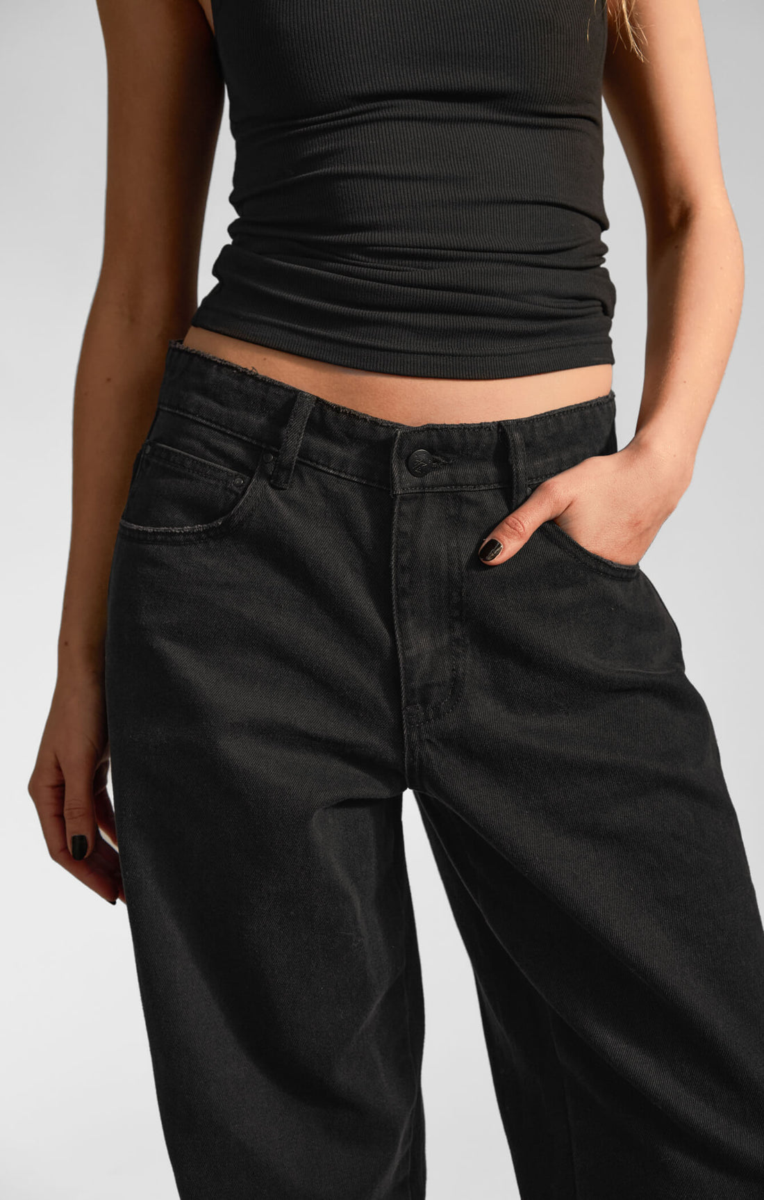 THE LOW RISE BAGGY JEAN - WASHED BLACK