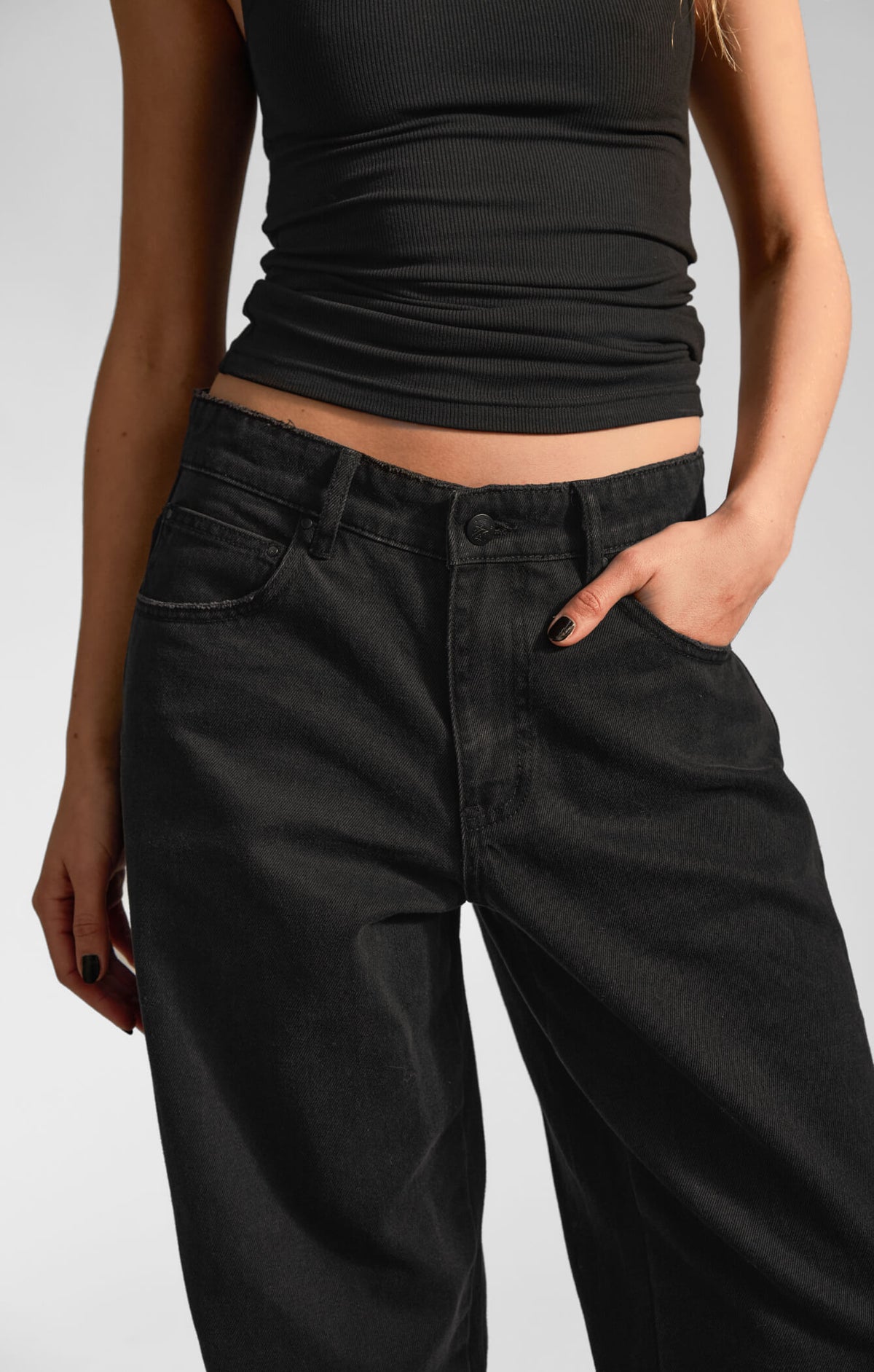 THE LOW RISE BAGGY JEAN - WASHED BLACK