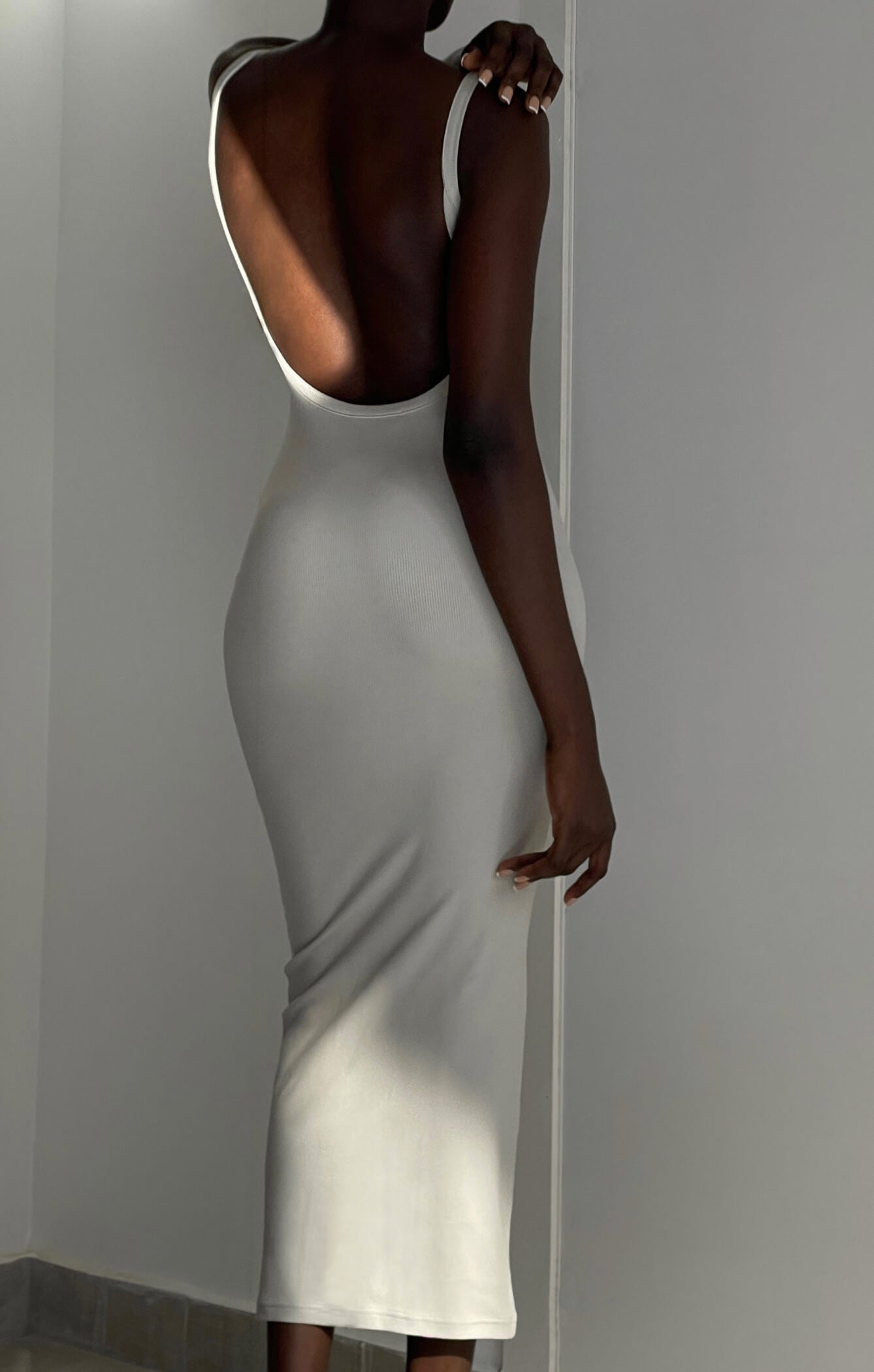 THE LUXE RIB LOW BACK MIDI DRESS - STONE