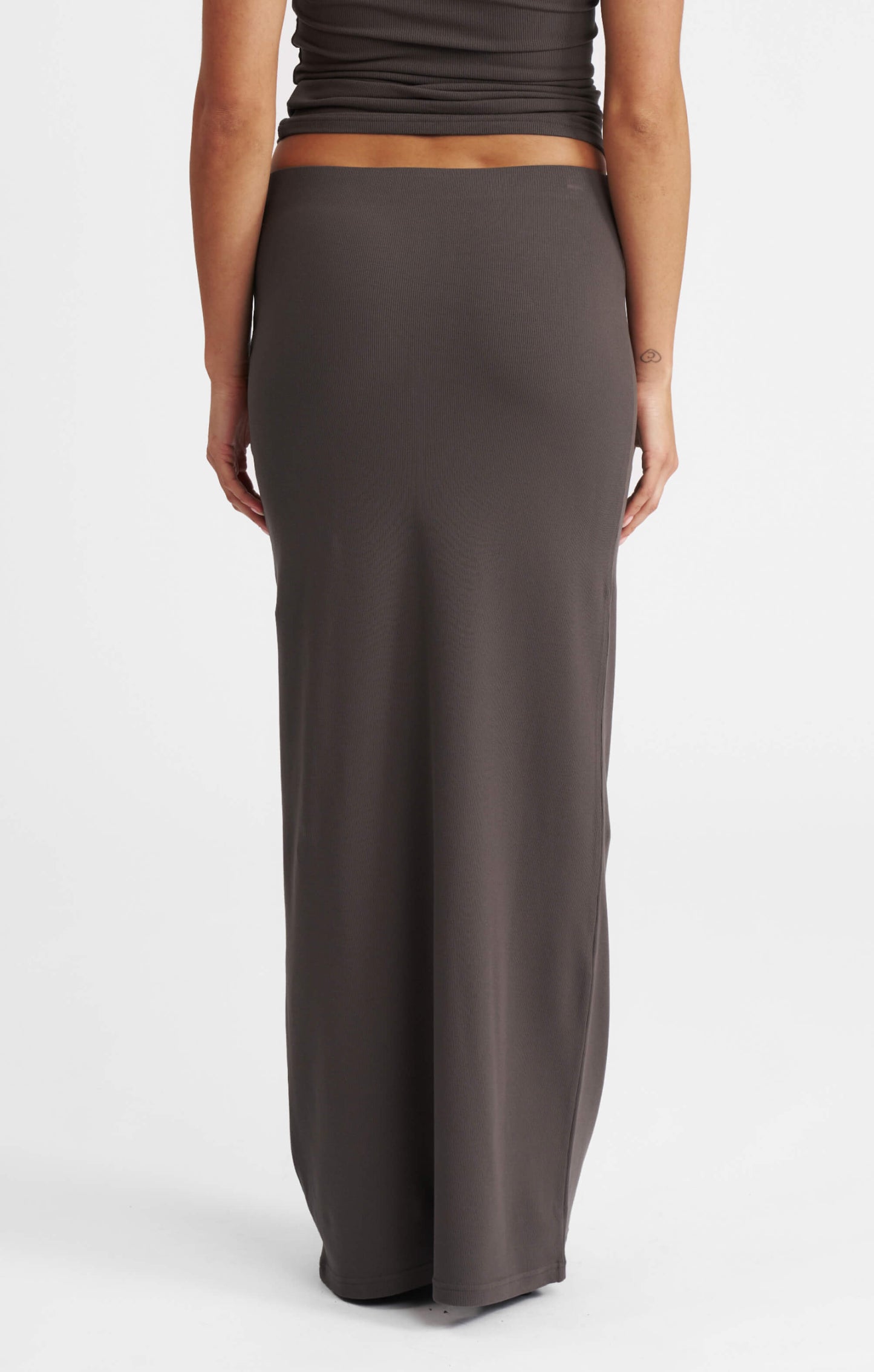THE LUXE RIB MAXI SKIRT - ESPRESSO