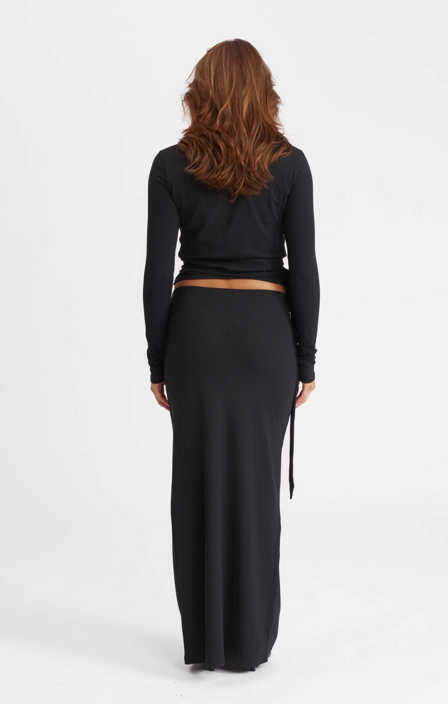 THE LUXE RIB LONG SLEEVE WRAP TOP - BLACK