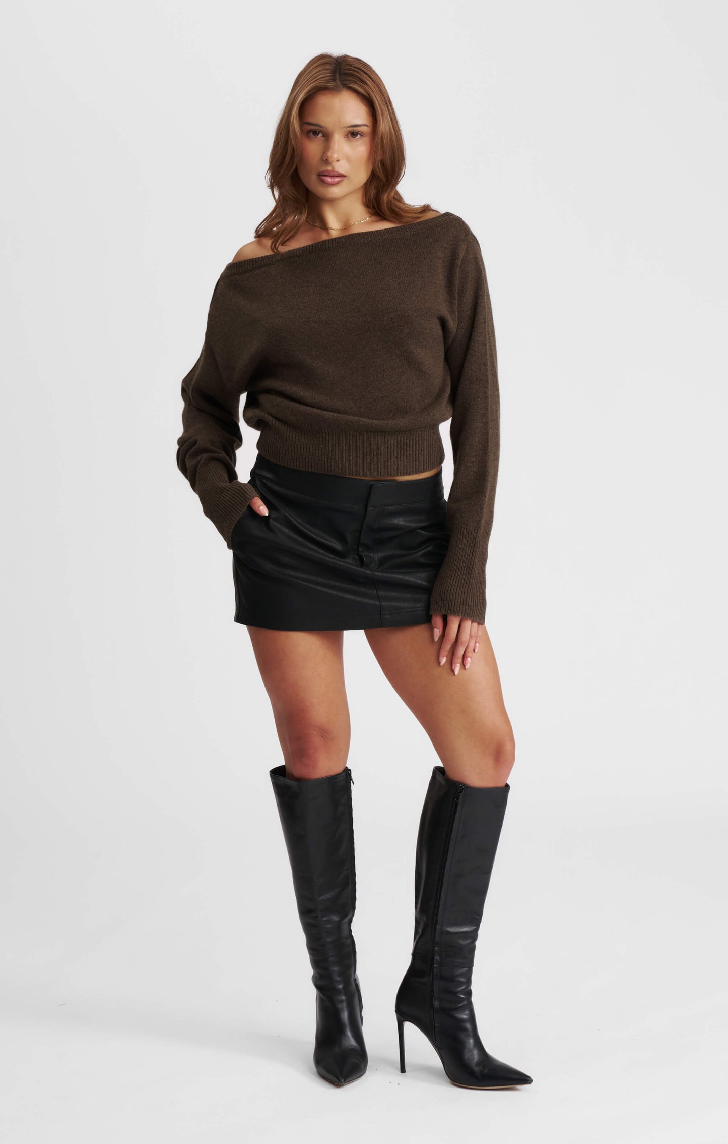 THE OFF-SHOULDER KNIT - ESPRESSO MARLE