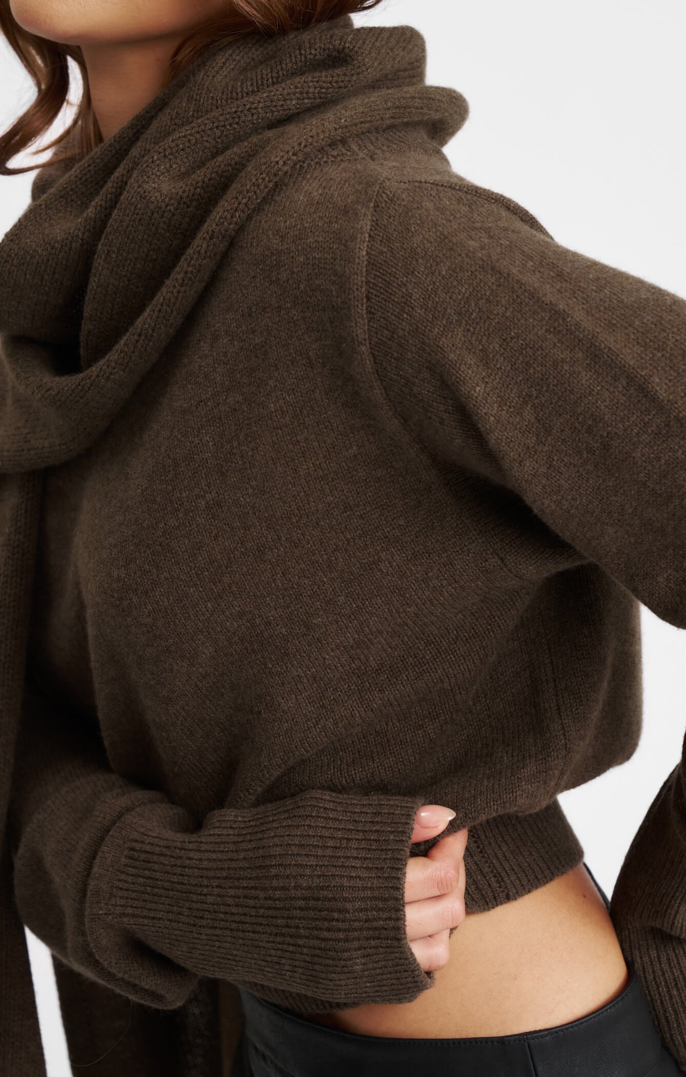 THE OFF-SHOULDER KNIT - ESPRESSO MARLE