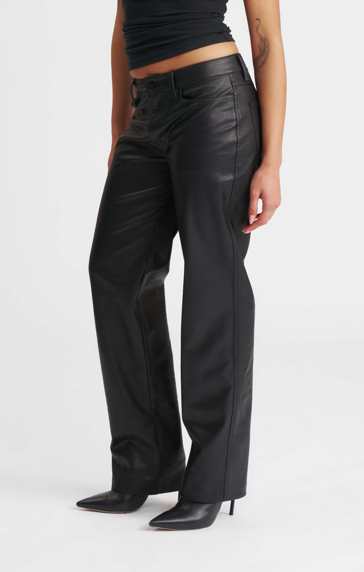 THE PEBBLED™ LOW RISE STRAIGHT LEG PANT