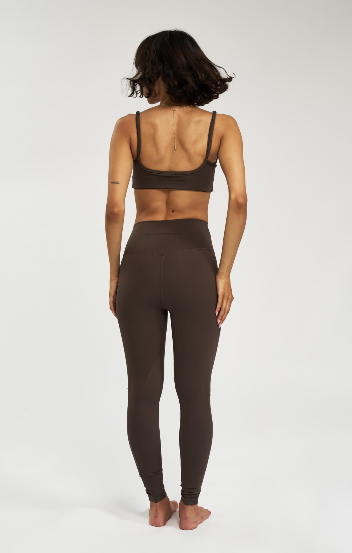 THE A.T.G SCULPT™ SEAMLESS CROP - ESPRESSO