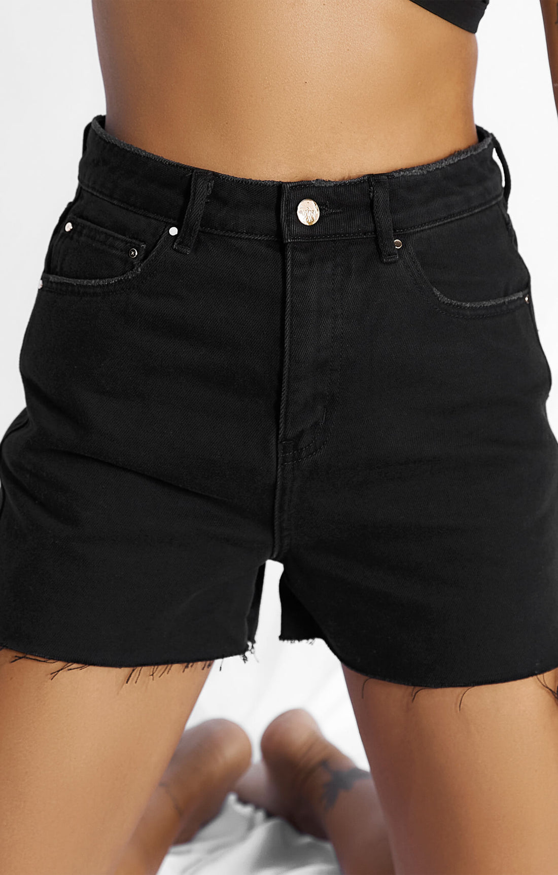 THE HIGH RISE DENIM CUT-OFF SHORT - WASHED BLACK