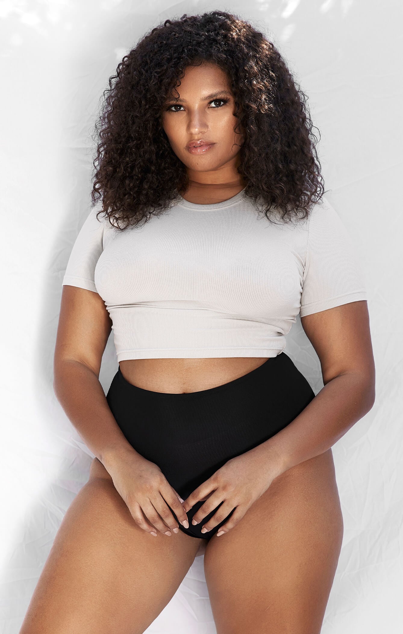 THE LUXE RIB BABY CROP TEE - STONE